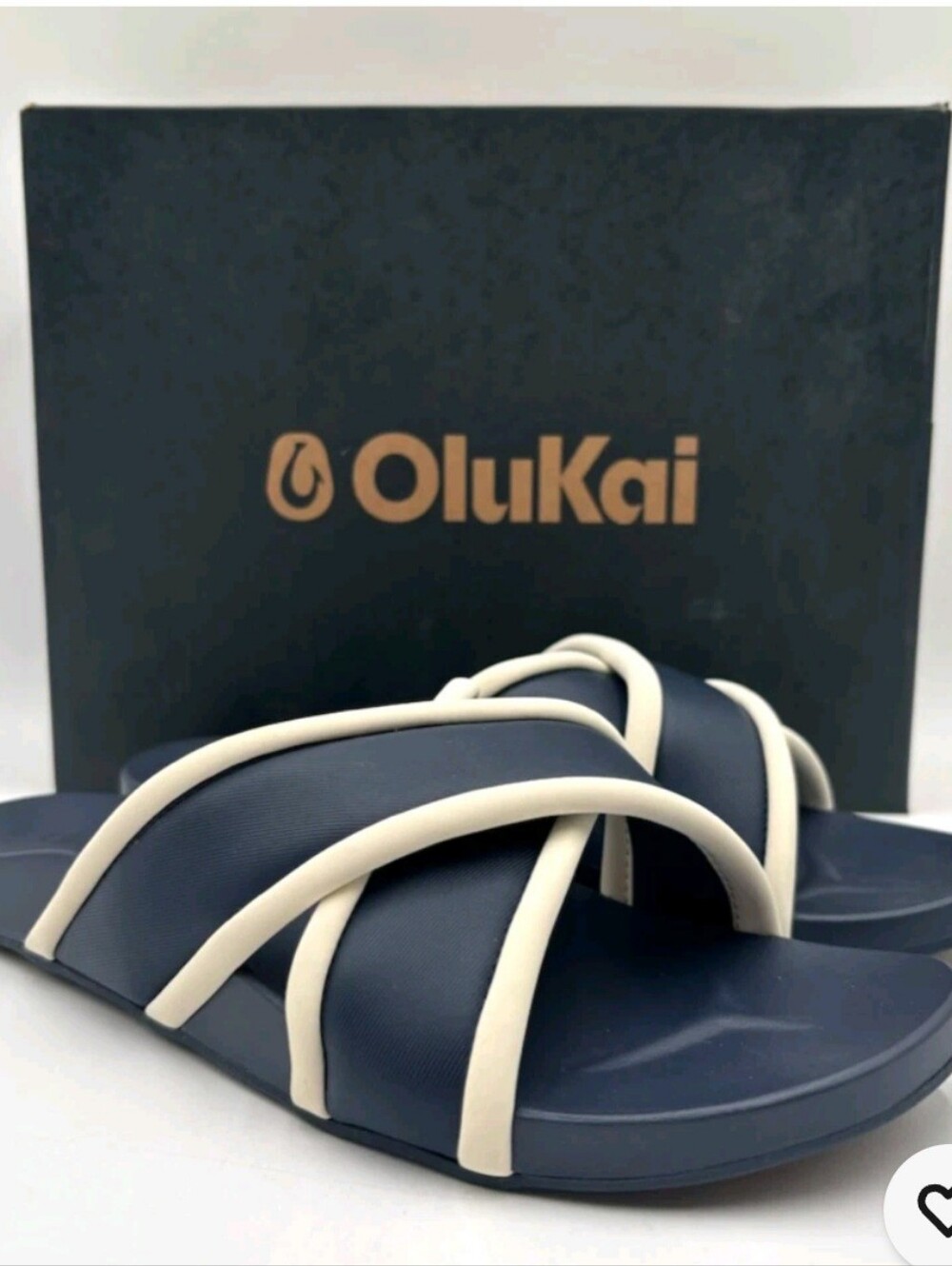 NEW OluKai Navy White Crossover Slide Sandals 9 Vacation Resort Preppy Summer
